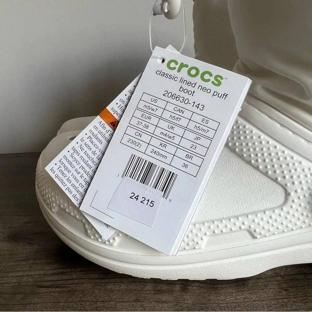 Crocs NEW Unisex Classic Lined Neo Puff White Boot Size 7 or 5 #367